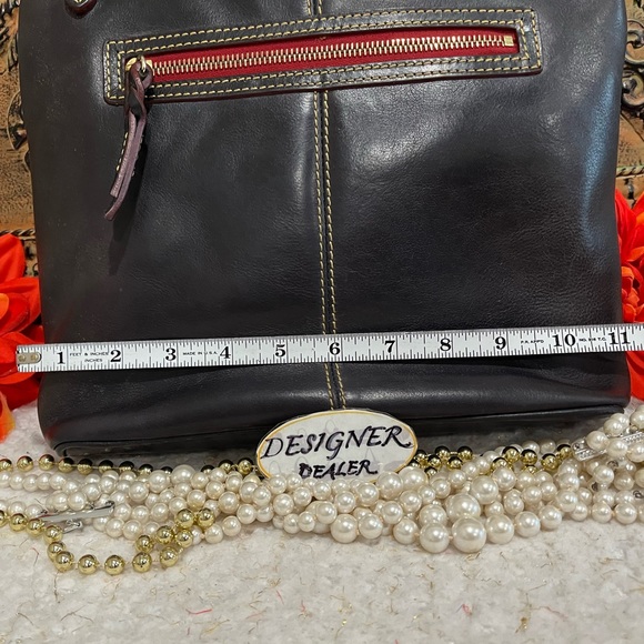 DOONEY BOURKE Florentine Toggle Dark Brownish Black Leather Crossbody VGC - Picture 9 of 14